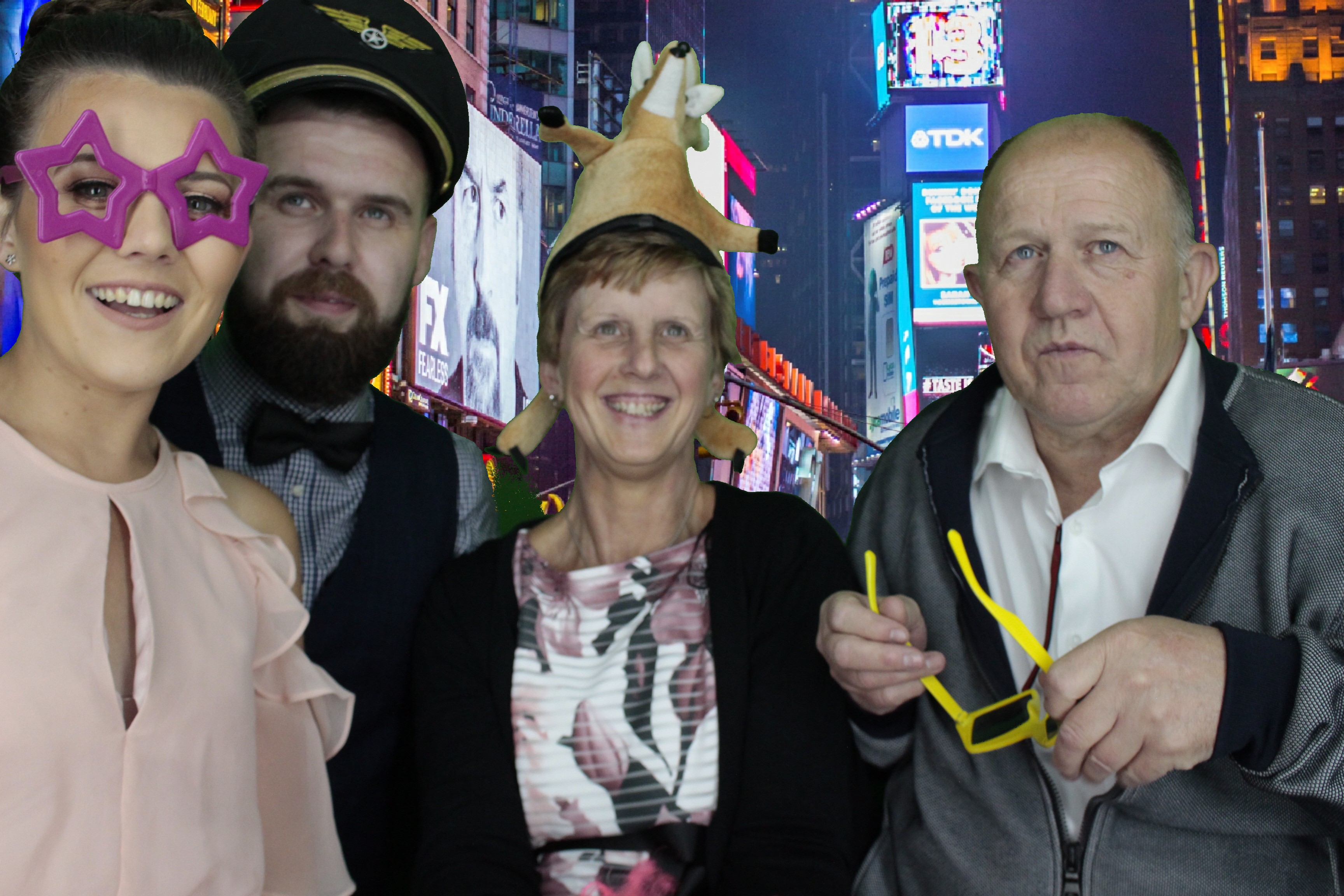 Mr & Mrs Bowles | View more photos from the event at gallery.myphotoboothexperience.co.uk/u/MyPhotoBoothExperienceLtd/Mr-Mrs-Bowles